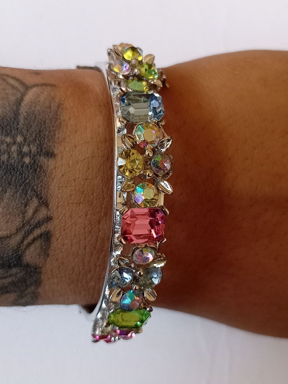 Multicolor LISNER Vintage Bangle Bracelet
